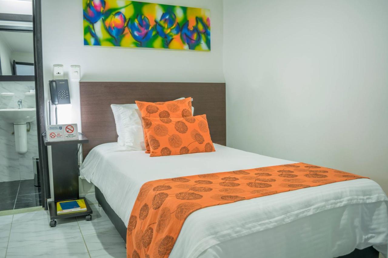 Hotel Montes De La Castellana Армения Екстериор снимка